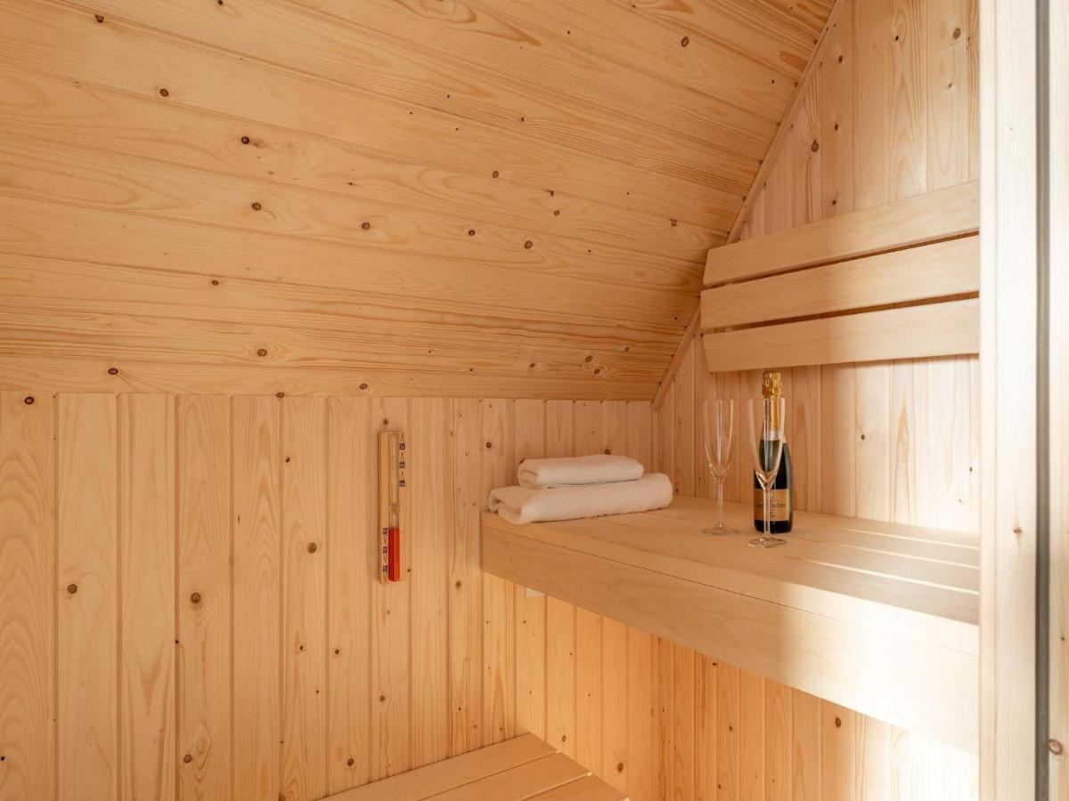 Modern Holiday Home By The Sea With Sauna Scherpenisse Экстерьер фото